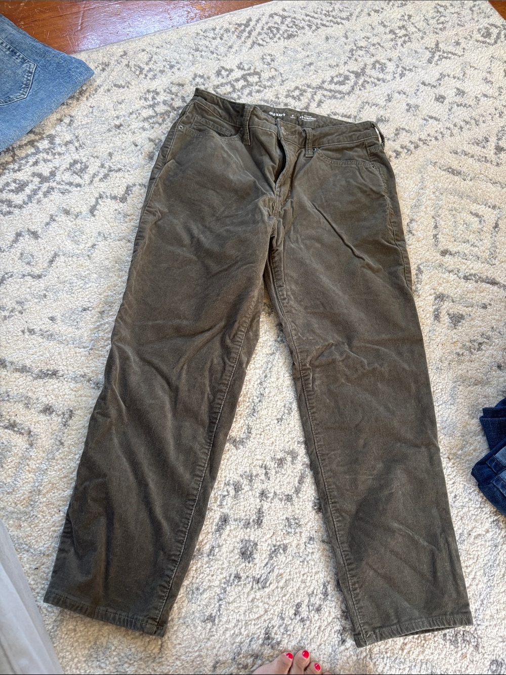 Old Navy women’s  Olive Corduroy straight leg